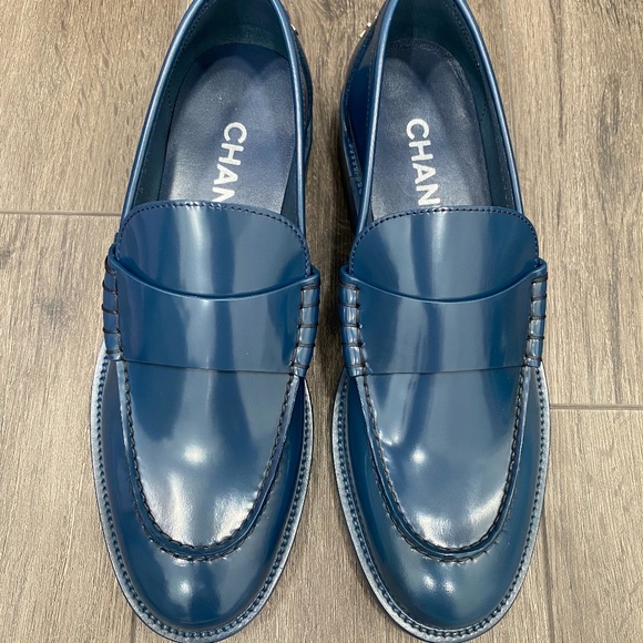 2023 CHANEL NAVY BLUE SHINY LEATHER LOAFERS OXFORD SHOES 39 NEW - Picture 6 of 16